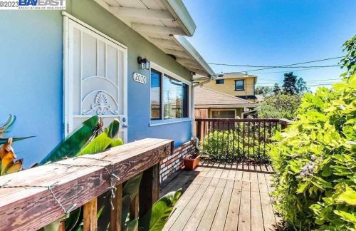 2070 Joan Dr, San Leandro, CA 94578-1367