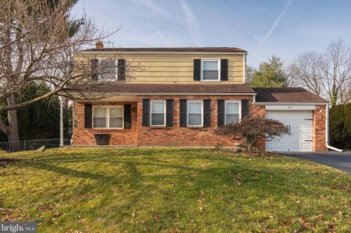 621 Crestwyck Dr, Norristown, PA 19406-1574