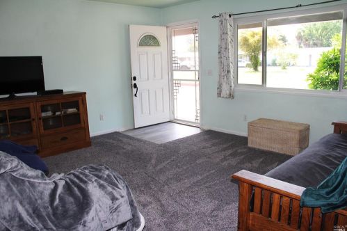 55 Larkfield Maples Ct, Santa Rosa, CA 95403-1486