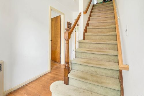 608 6th St, Elwood NY  11731-2326 exterior