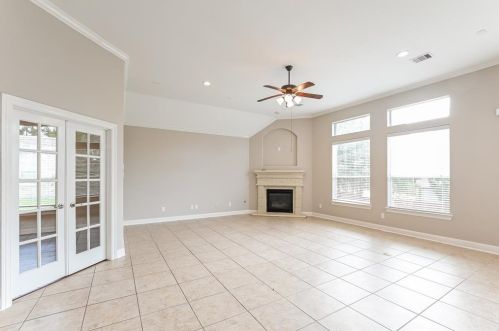 1934 Graystone Hills Dr, Conroe TX  77304-2332 exterior
