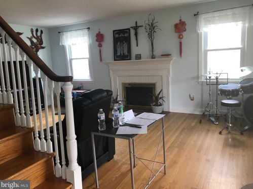 26 Johns Rd, Cheltenham PA  19012-1420 exterior