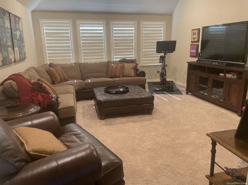 604 Sandy Ln, Lewisville TX  75022-4510 exterior