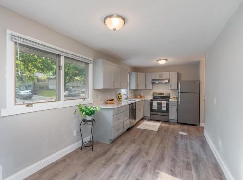 1545 Etna St, Saint Paul, MN 55106-1419