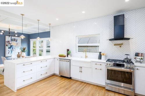 481 59th St, Oakland CA 94609-1538 exterior