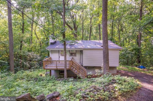 467 Freeze Rd, Linden VA  22642-5527 exterior