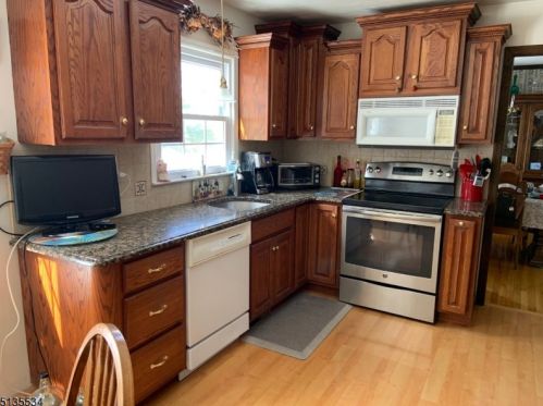 2 Cider Ml Rd, Flemington NJ  08822-1960 exterior