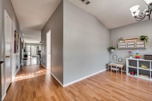 1013 Greenbend Dr, Denton TX  76210-8677 exterior