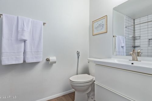 6507 Paradise Dr, Scottsdale AZ 85254-5175 exterior