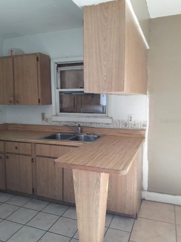 3047 38th Ave, Saint Petersburg, FL 33713-1622