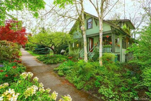 2717 53rd St, Seattle, WA 98105-3113