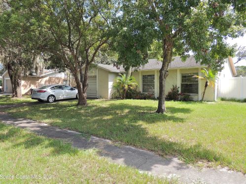 1675 Valley Forge Dr, Titusville, FL 32796-1572
