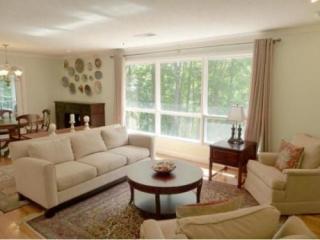 3715 Skyland Dr, Kingsport, TN 37664-3936