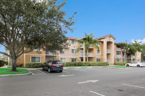 271 Palm Dr, Fort Pierce FL  34986-1944 exterior