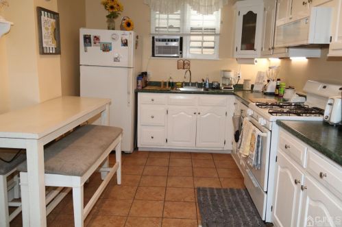 398 Lawrence St, Perth Amboy NJ  08861-2132 exterior