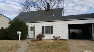 17 Silo Ln, Plainedge, NY 11756-3806