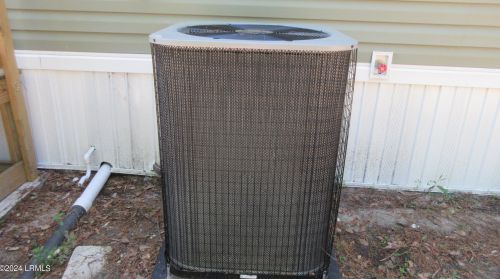 1614 Columbia Dr, Beaufort SC 29906-9725 exterior