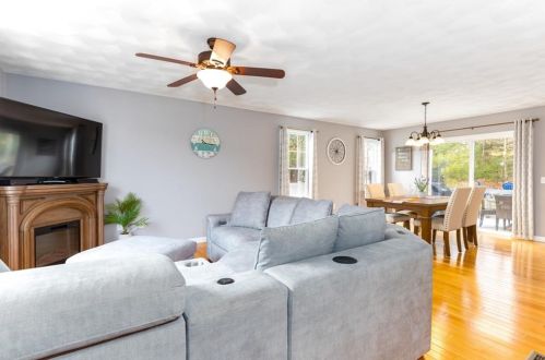 73 Remington Farm Dr, Coventry RI  02816-8276 exterior