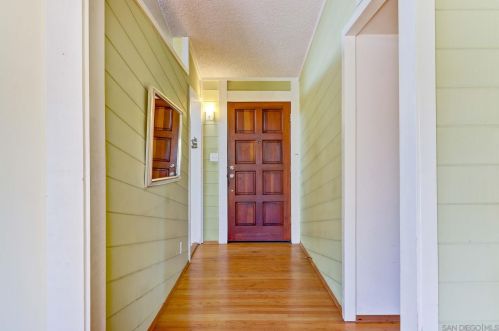 5389 Waring Rd, San Diego, CA 92120-1252