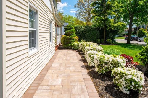 2513 6th St, Hempstead, NY 11554-3224