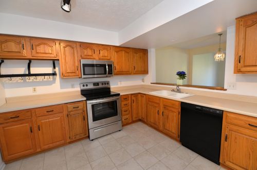1566 Grn Edge Dr, Florence KY  41042-7099 exterior