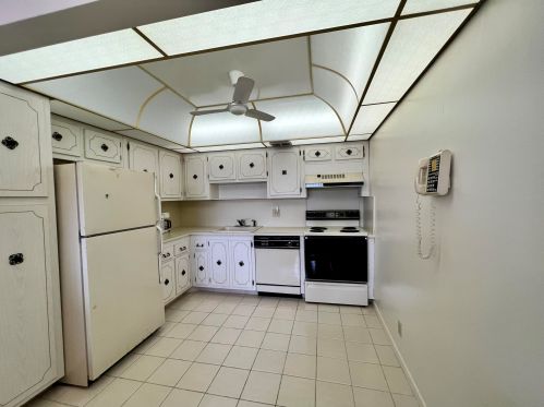 312 Wellington B, West Palm Beach, FL 33417-2536