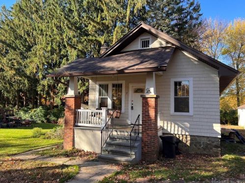 7 Shelton Ave, Waterbury, CT 06716-3237