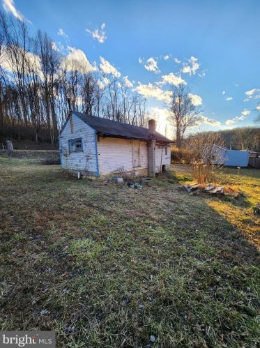 1685 Burkholder Rd, Red Lion, PA 17356-7710