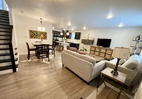 220 Jackson St, Green Bay WI  54301-4937 exterior