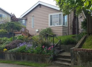 3711 Lander St, Seattle, WA 98126-2141
