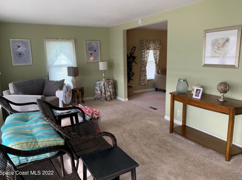 1203 Marigold Dr, Sebastian, FL 32976-7156