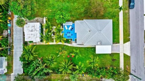 320 4 Ave, Delray Beach FL  33444-2717 exterior