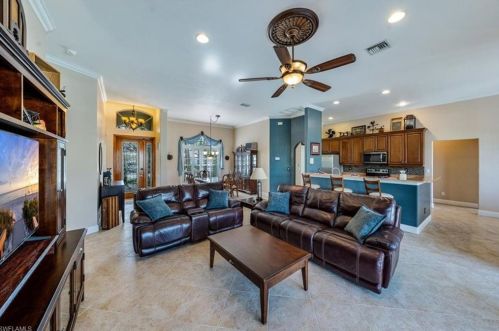 8421 Laurel Lakes Blvd, Naples, FL 34119-6790