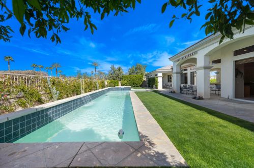 27 Toscana Way, Rancho Mirage CA  92270-1977 exterior