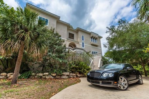 7021 Manor Beach Rd, New Port Richey, FL 34652-1534