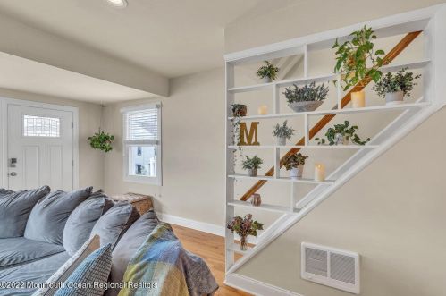 57 Barberie Ave, Monmouth Hills NJ  07732-1518 exterior