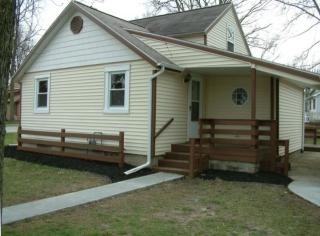 305 Lincoln St, Wakarusa, IN 46573-9529