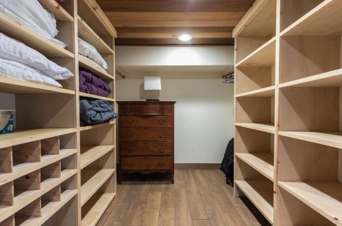 10146 Olympic Blvd, Truckee CA  96161-1701 exterior