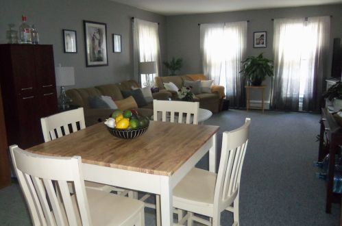 91 6th St, Dover, NH 03820-2642