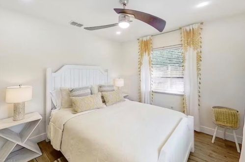 1271 Alhambra Cir, Naples FL 34103-3290 exterior