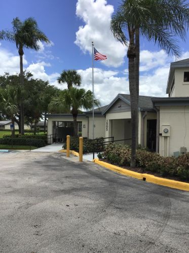 1449 Captains Walk, Fort Pierce FL  34950-6928 exterior