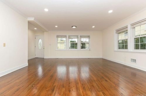 31 Warren St, New Rochelle NY  10801-6245 exterior