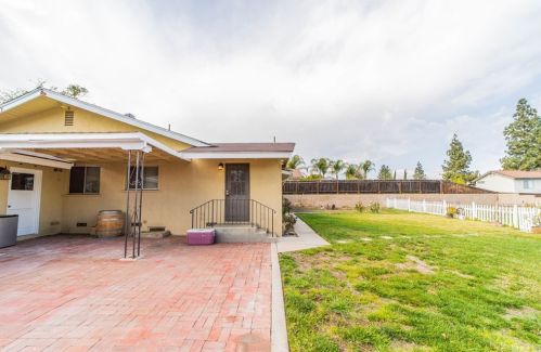 5361 Golden Ave, Riverside CA  92505-2416 exterior