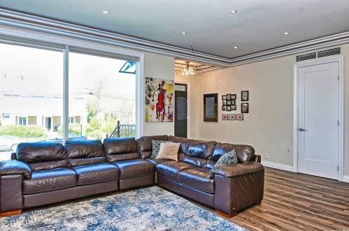 971 Allen Ln, Woodsburgh, NY 11598-1704
