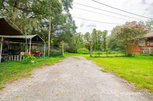 14010 Wp Ln, Thonotosassa FL  33592-4204 exterior