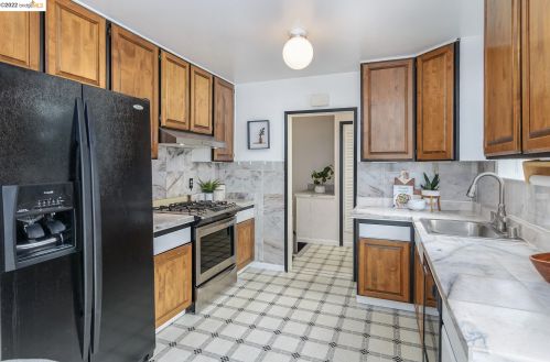 3963 Coolidge Ave, Oakland CA  94602-3428 exterior