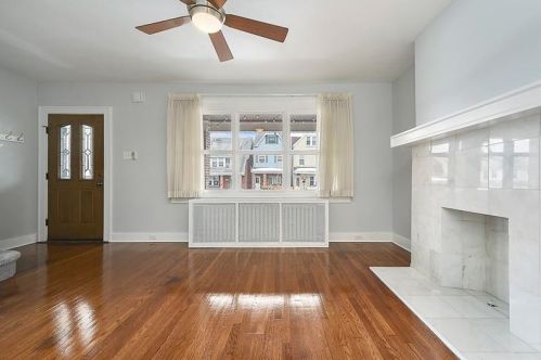 1859 Jancey St, Pittsburgh, PA 15206-1065