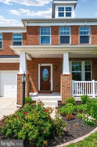 13600 Loganville St, Bowie, MD 20720-5424