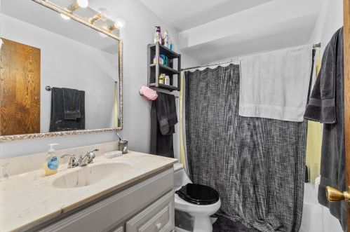 1567 Maloa St, Menasha WI  54952-1219 exterior
