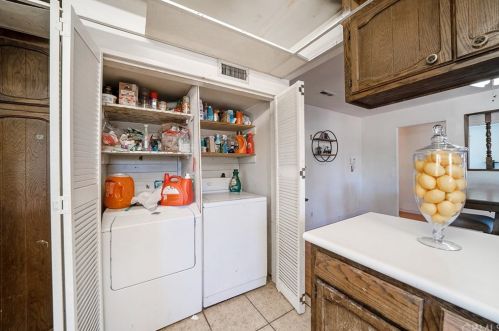 13371 Neptune Ct, Garden Grove CA  92843-2724 exterior